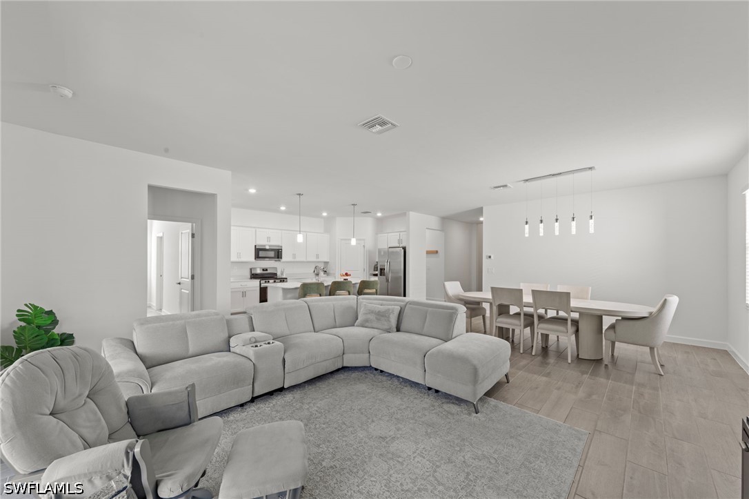 4 Bed SingleFamilyResidence for Sale in Timber Creek, photo 11