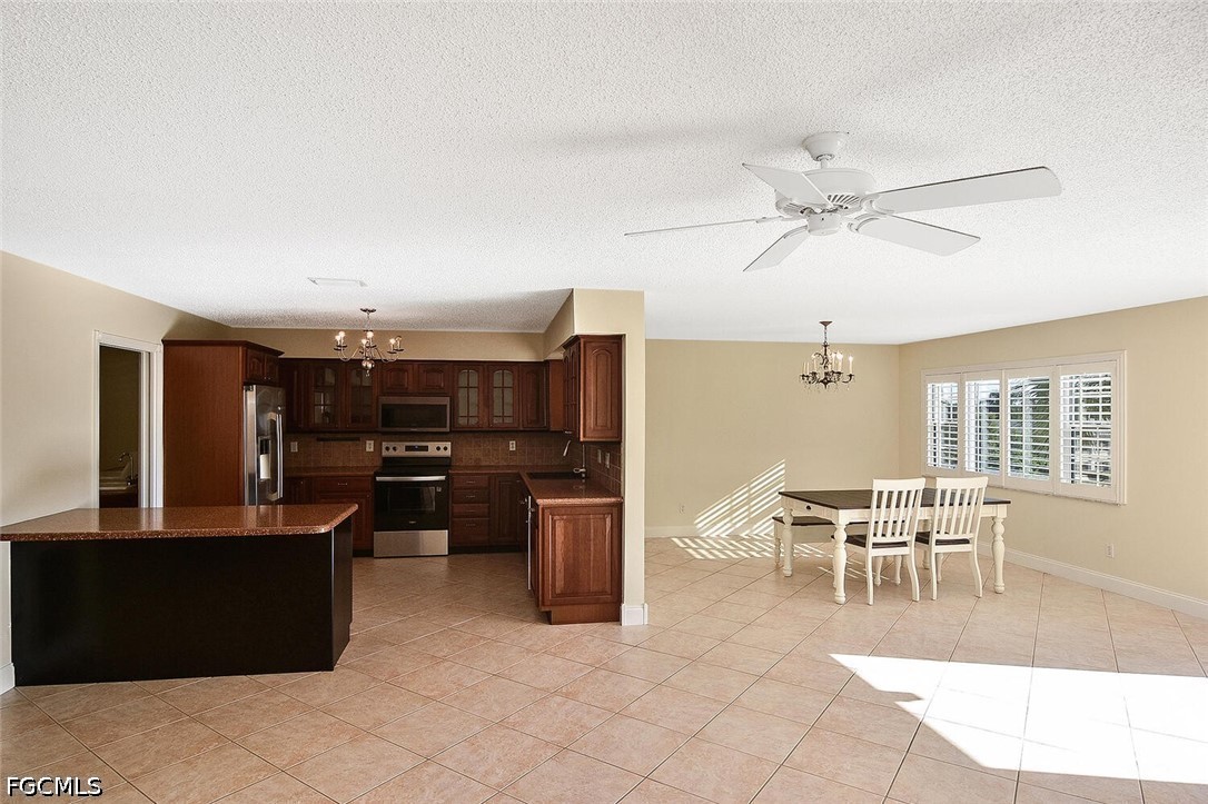 2 Bed Waterfront Home for Sale in Fort Myers, photo 11