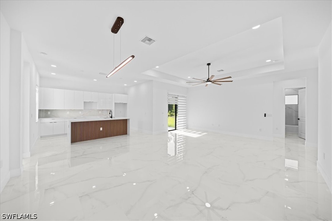 4 Bed SingleFamilyResidence for Sale in Lehigh Acres, photo 11
