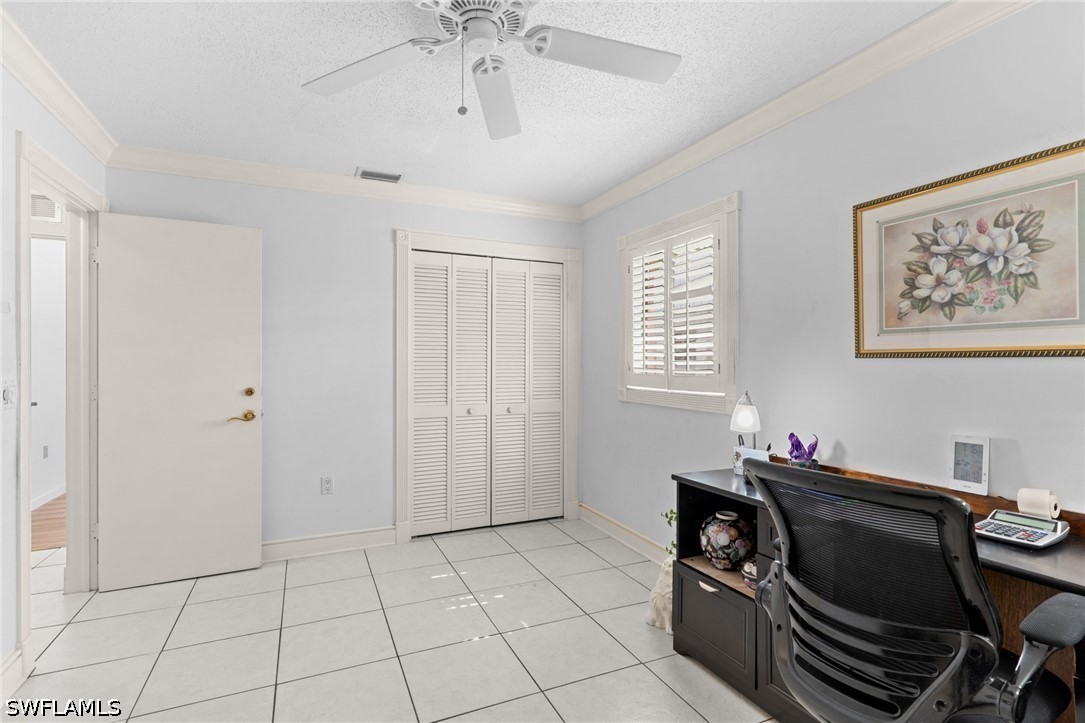 3 Bed SingleFamilyResidence for Sale in Naples, photo 11