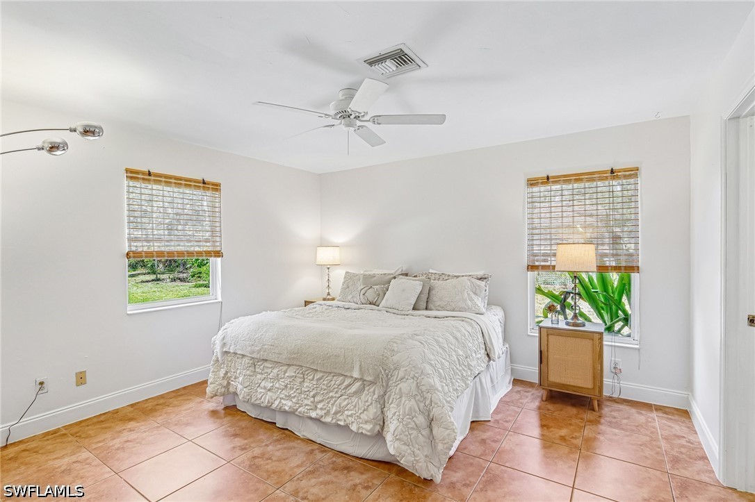 3 Bed SingleFamilyResidence for Sale in Naples, photo 11