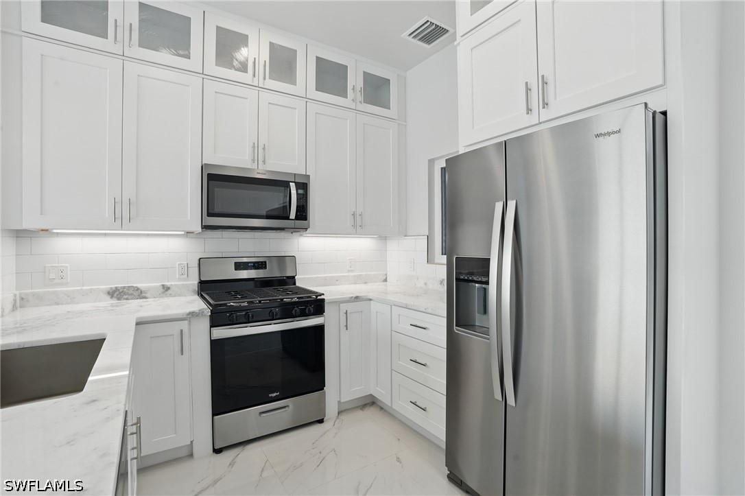 2 Bed Waterfront Home for Sale in Island Shores, photo 11
