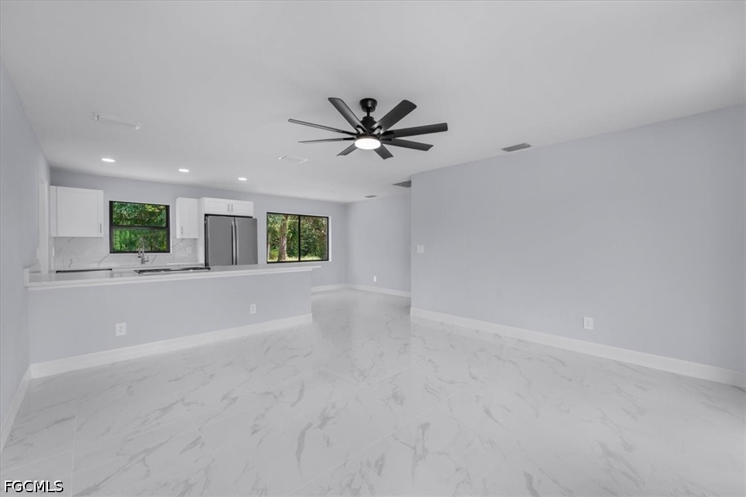 3 Bed SingleFamilyResidence for Sale in Fort Myers, photo 11