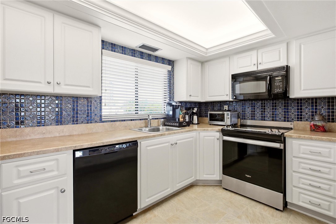 3 Bed Waterfront Home for Sale in Fort Myers, photo 11