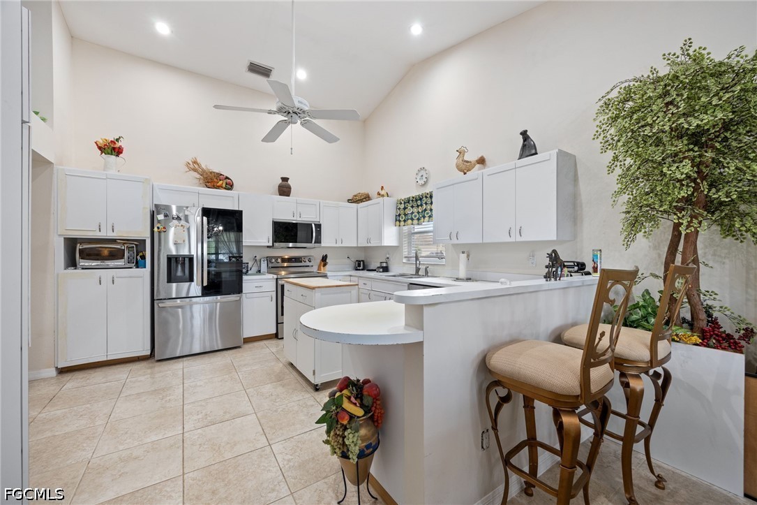 3 Bed SingleFamilyResidence for Sale in Cape Coral, photo 11