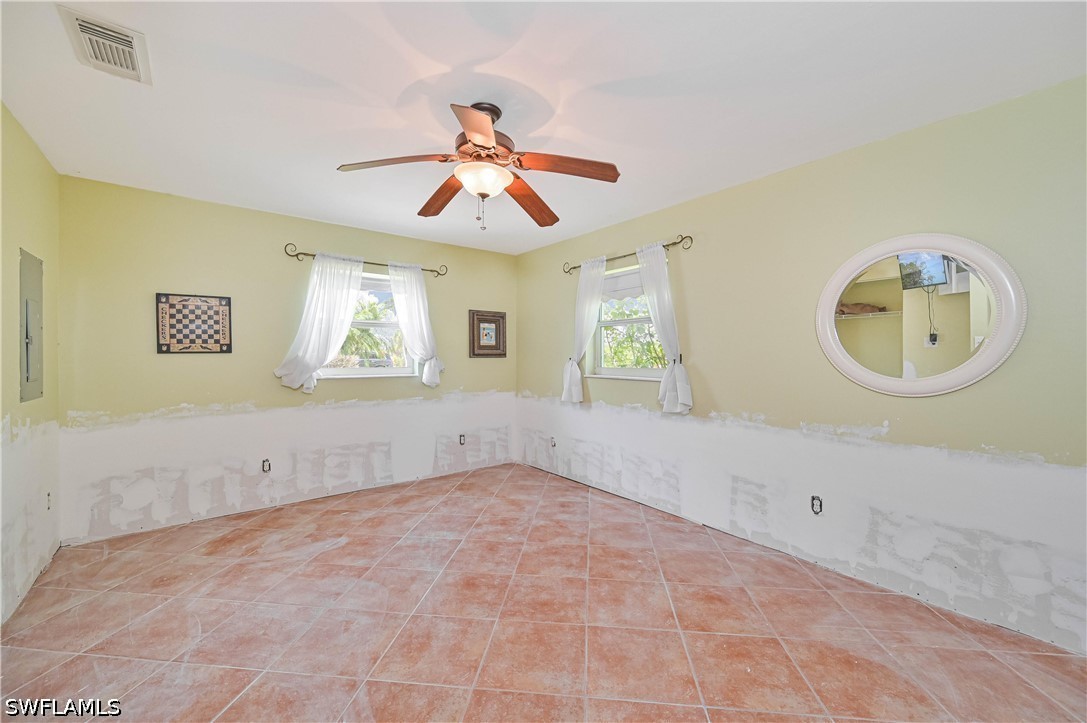 2 Bed Waterfront Home for Sale in Bokeelia, photo 11