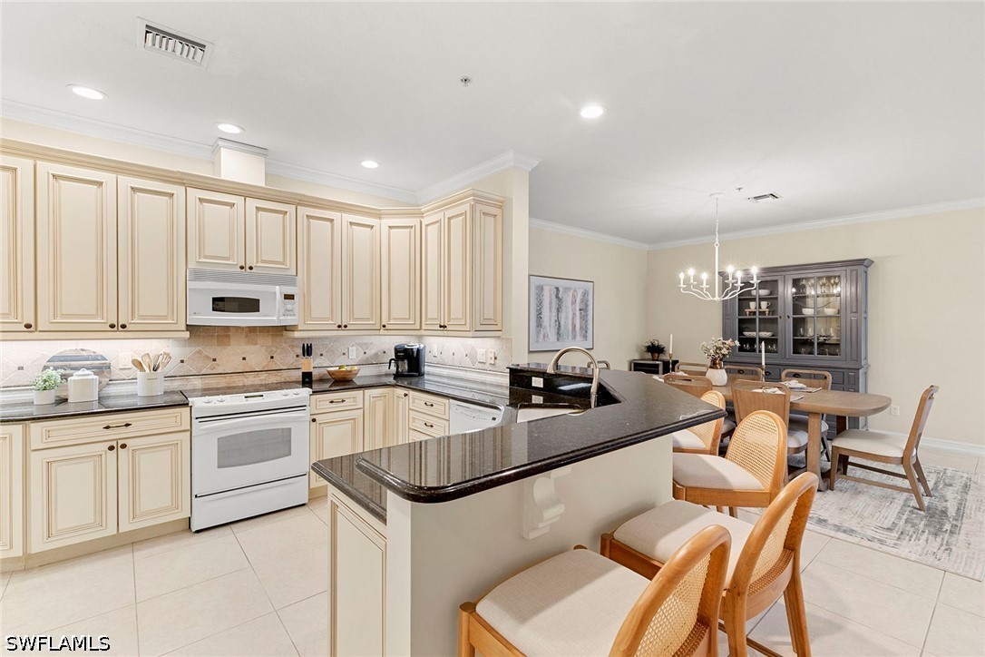 2 Bed Condominium for Sale in Naples, photo 11