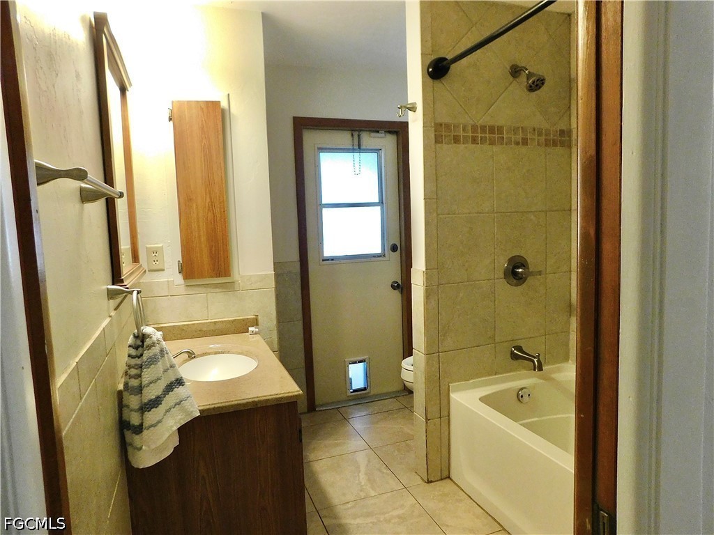 3 Bed Pool Home for Sale in Calusa Woods, photo 11