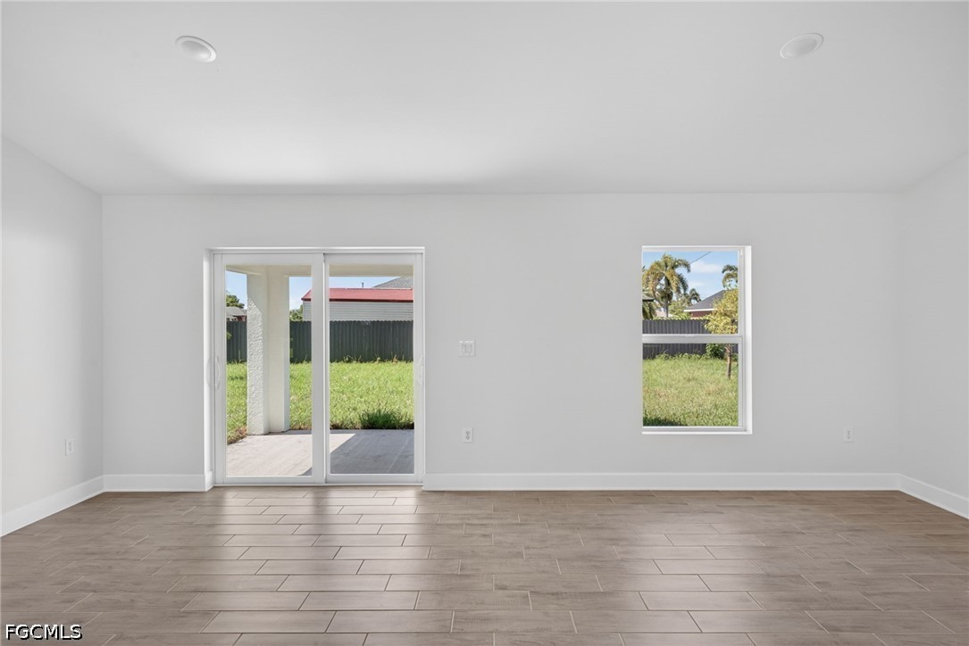 3 Bed SingleFamilyResidence for Sale in Cape Coral, photo 11