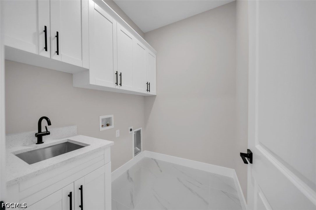 3 Bed SingleFamilyResidence for Sale in Lehigh Acres, photo 11