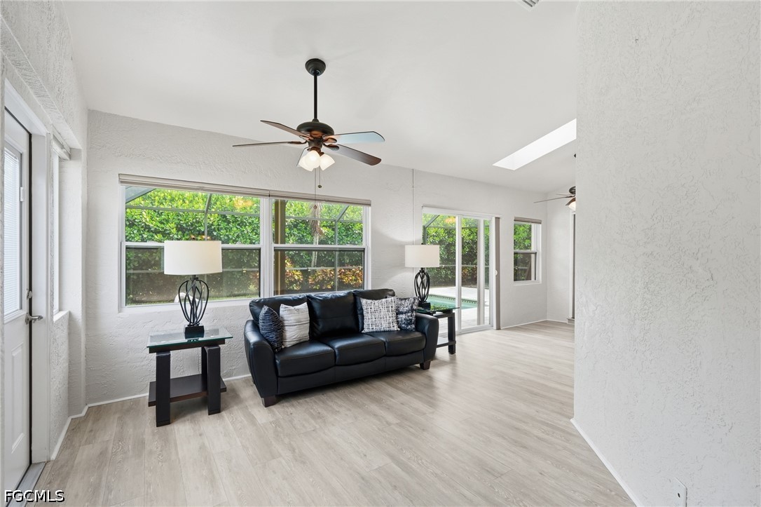 2 Bed Pool Home for Sale in Fort Myers, photo 11