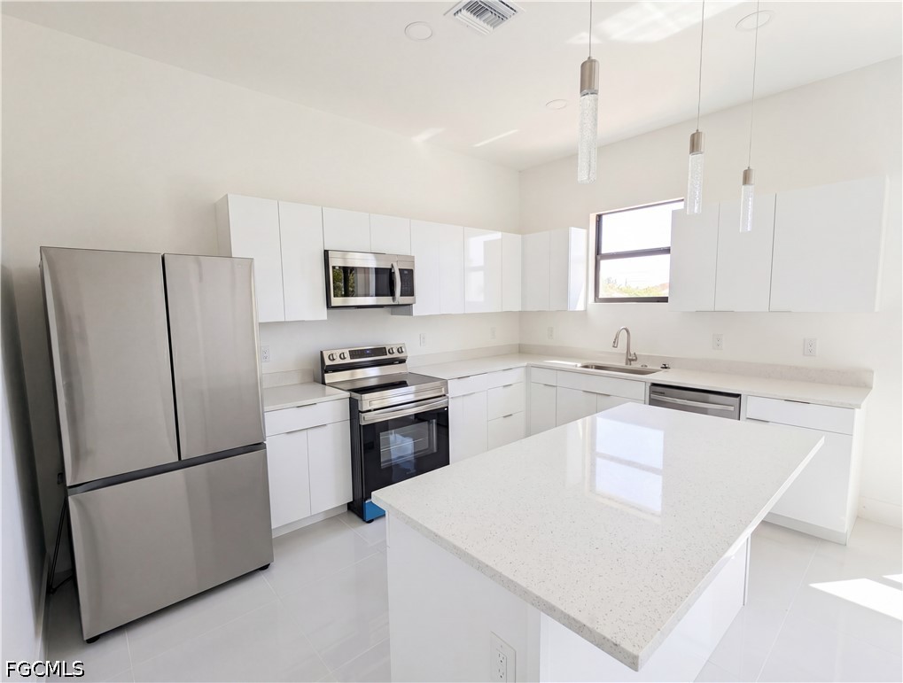 4 Bed SingleFamilyResidence for Sale in Cape Coral, photo 11