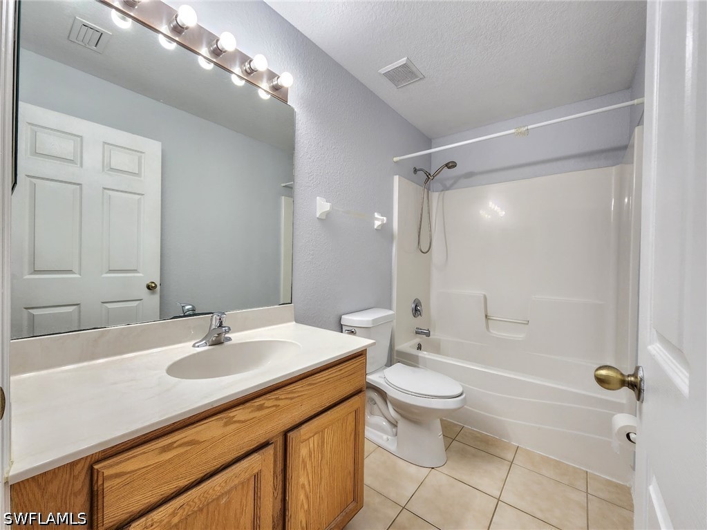 3 Bed SingleFamilyResidence for Sale in Oak Crest Villas, photo 11