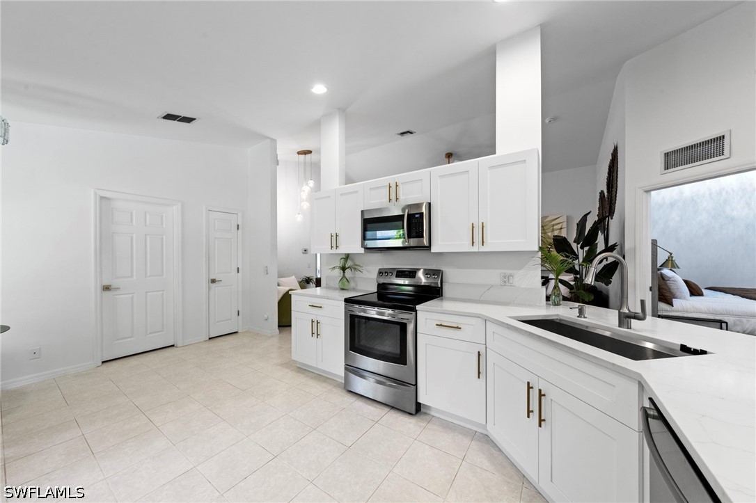 3 Bed Pool Home for Sale in Fort Myers, photo 11