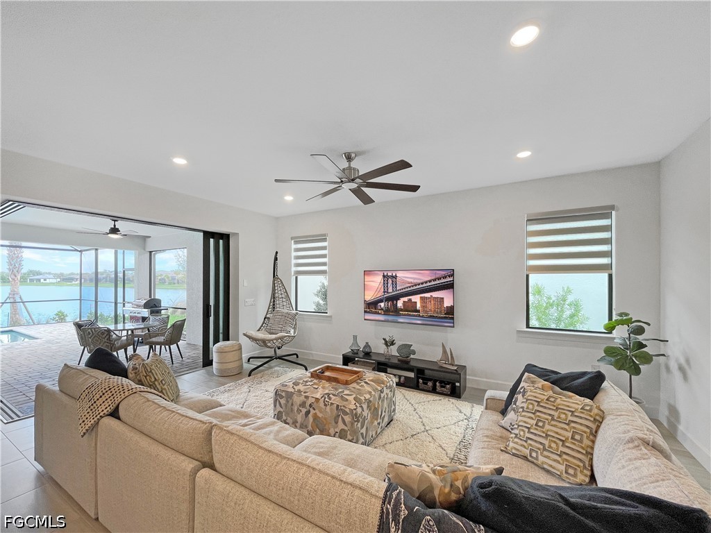 3 Bed Pool Home for Sale in Manatee Cove, FL, $7,500 — photo 11