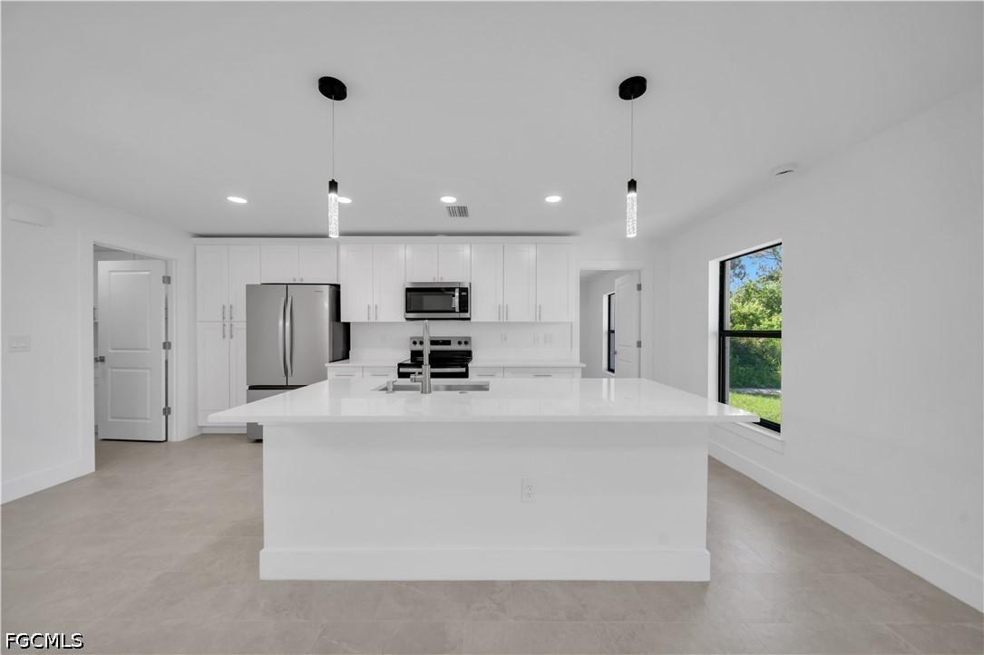 3 Bed SingleFamilyResidence for Sale in Lehigh Acres, photo 11