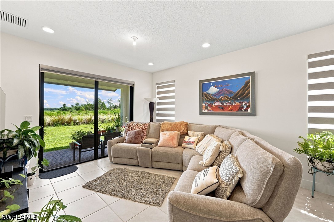2 Bed SingleFamilyResidence for Sale in Silverwood, photo 11