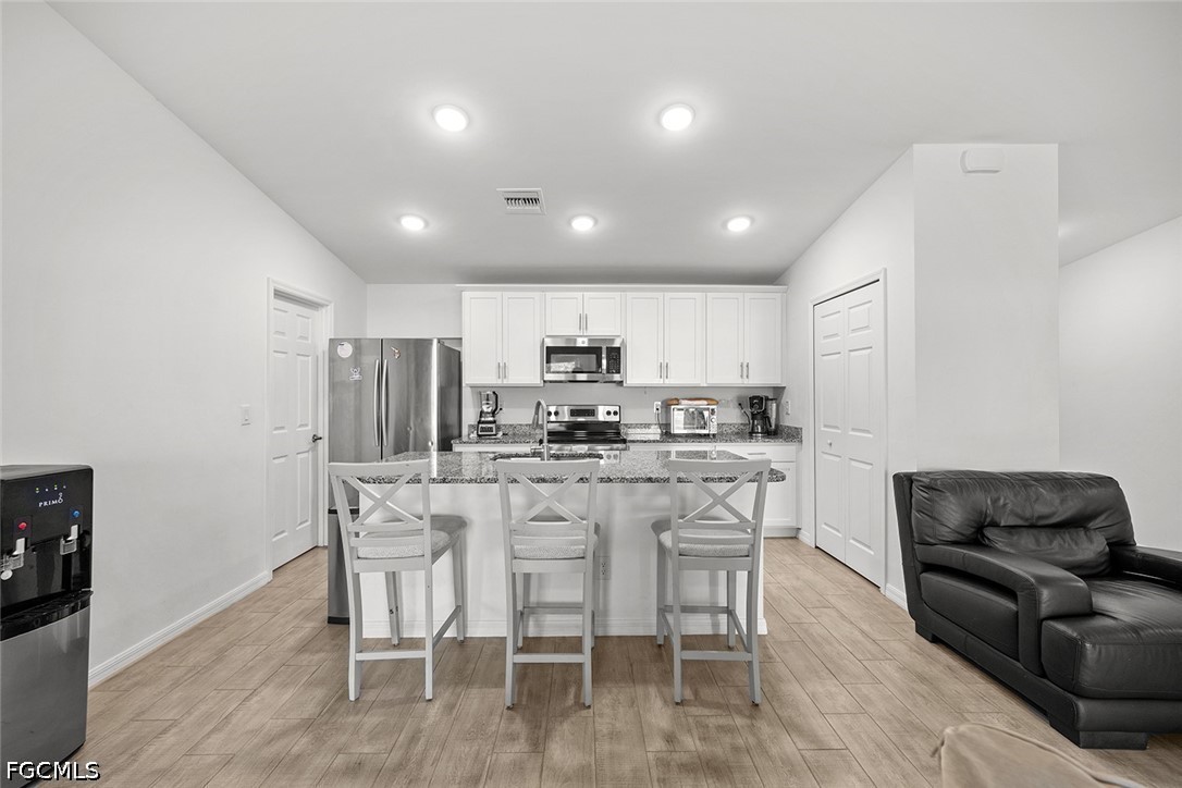 3 Bed SingleFamilyResidence for Sale in Cape Coral, photo 11