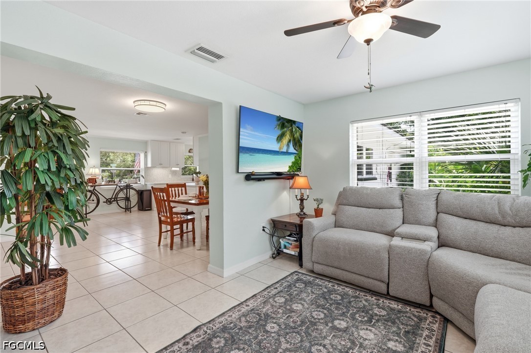 3 Bed Pool Home for Sale in Palmlee Park, photo 11