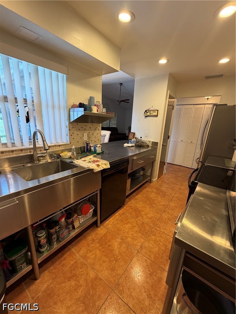 2 Bed SingleFamilyResidence for Sale in Willow Lake, photo 11