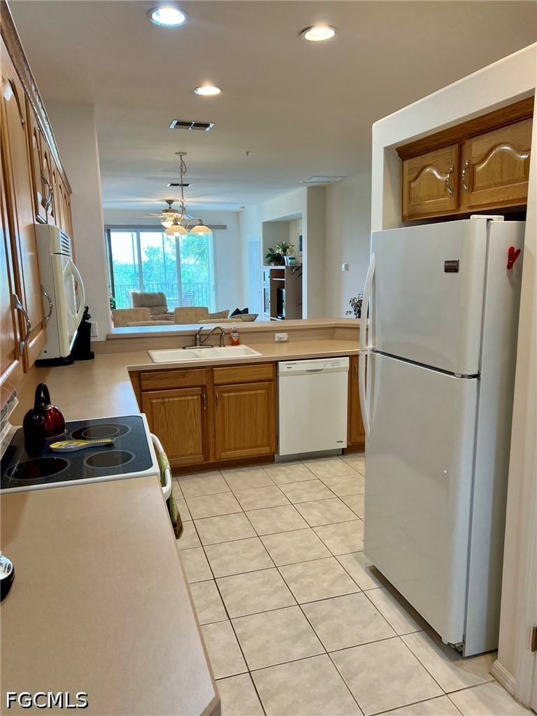 2 Bed Condominium for Sale in Sanibel View Condo, FL, $3,900 — photo 11