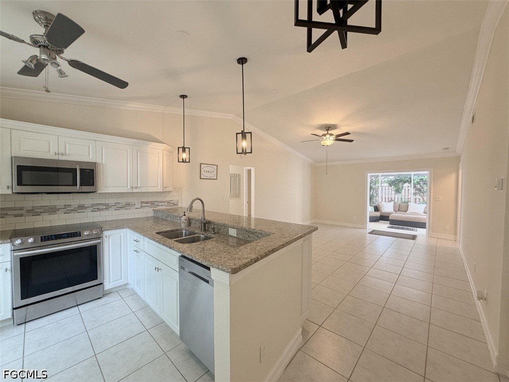 3 Bed SingleFamilyResidence for Sale in Riverdale Shores, FL — photo 11