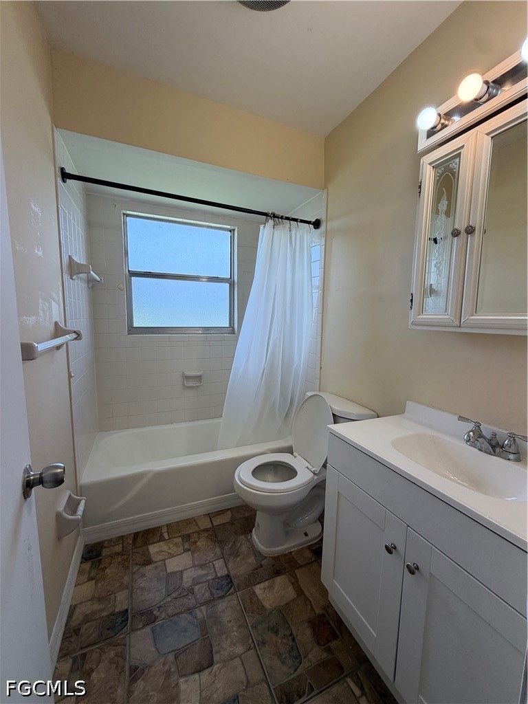 3 Bed Waterfront Home for Sale in Clewiston, FL — photo 11