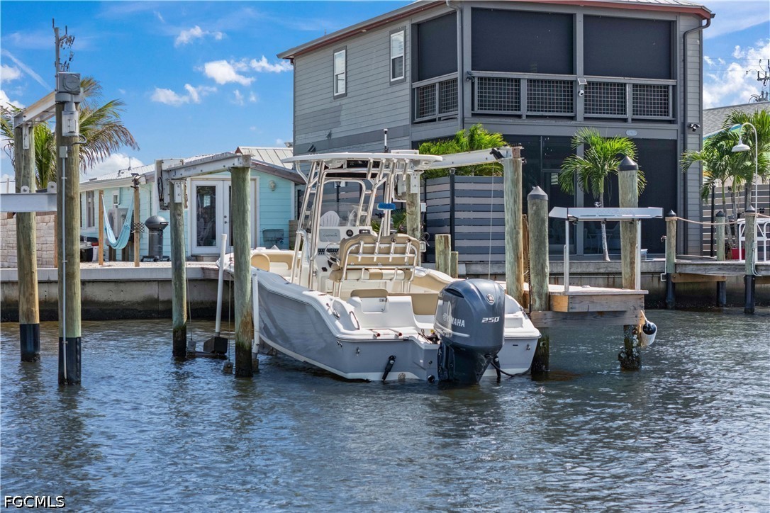 2 Bed Waterfront Home for Sale in Matlacha, FL, $399,900 — photo 11