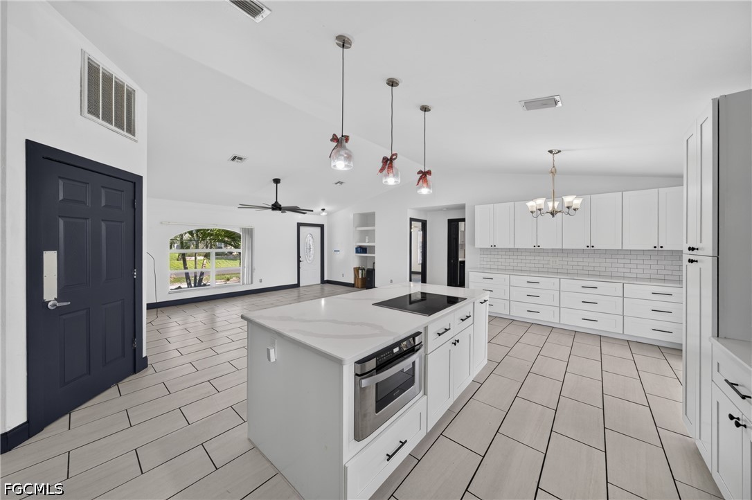 3 Bed SingleFamilyResidence for Sale in Cape Coral, photo 11