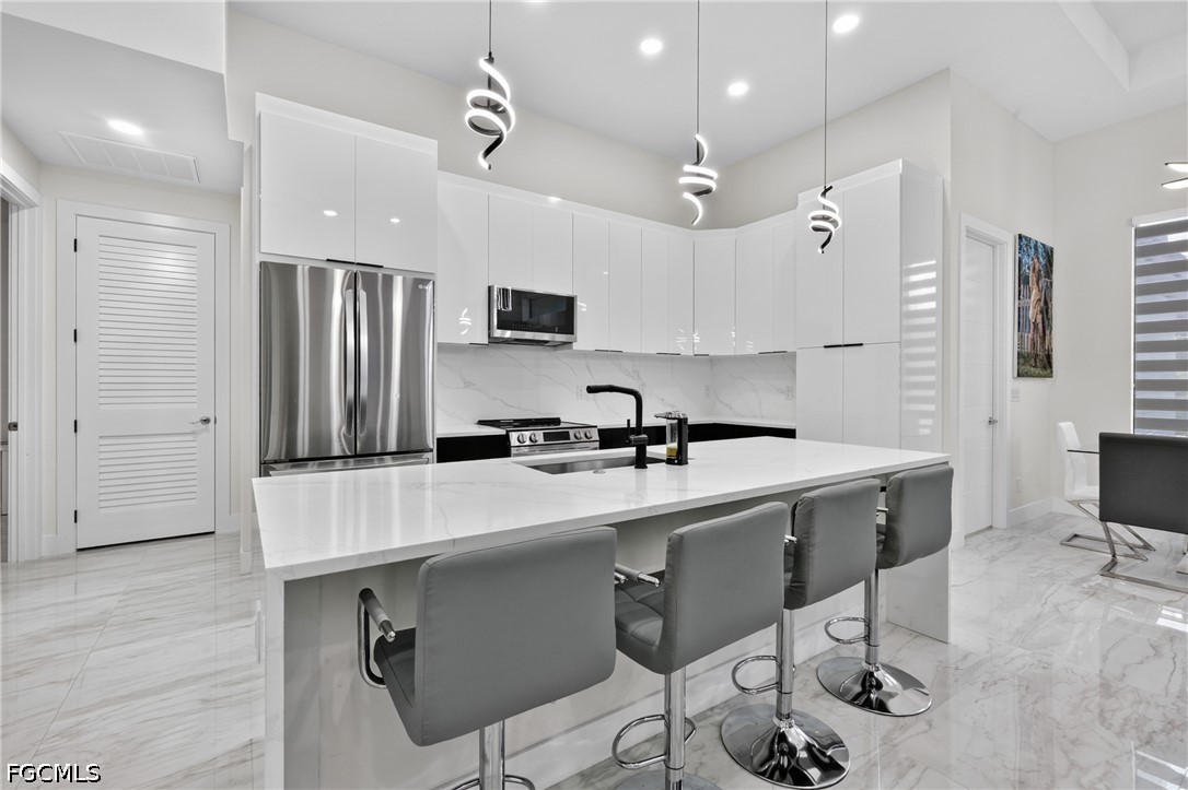 3 Bed SingleFamilyResidence for Sale in North Fort Myers, FL — photo 11