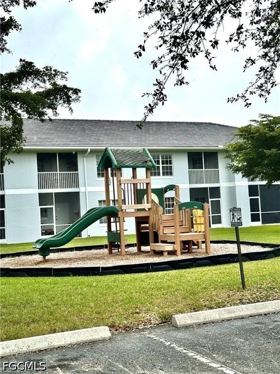 2 Bed Condominium for Sale in Fort Myers, FL, $186,000 — photo 11