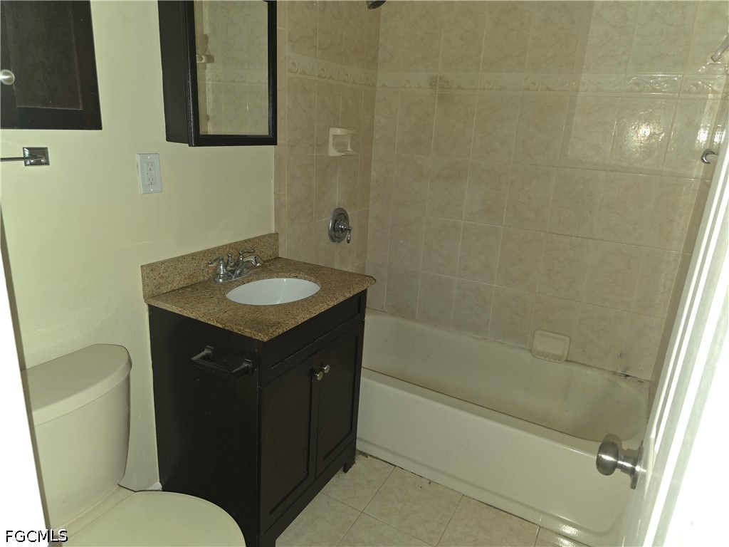 2 Bed Duplex for Sale in Sabal Palm Gardens, FL, $119,900 — photo 11