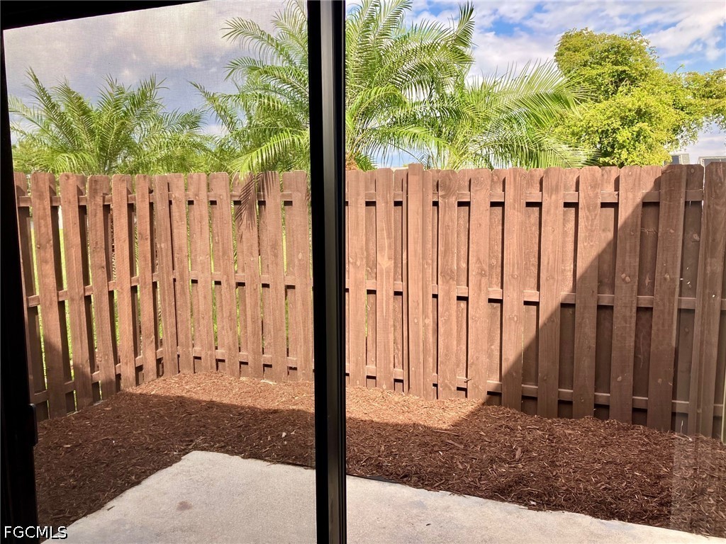 2 Bed Townhouse for Sale in Sandalwood Estates, FL, $1,550 — photo 11