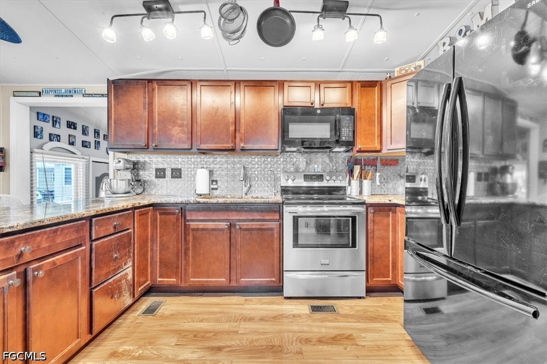 1 Bed ManufacturedHome for Sale in Estero, FL, $125,000 — photo 11