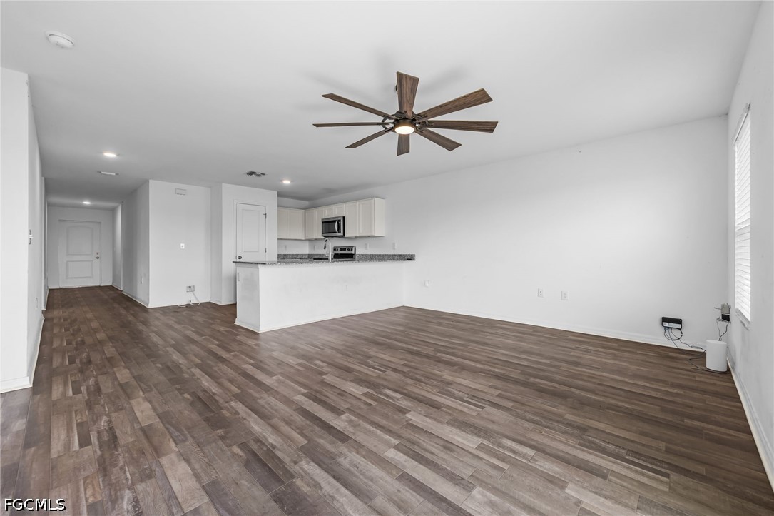 4 Bed SingleFamilyResidence for Sale in Port Labelle, FL — photo 11