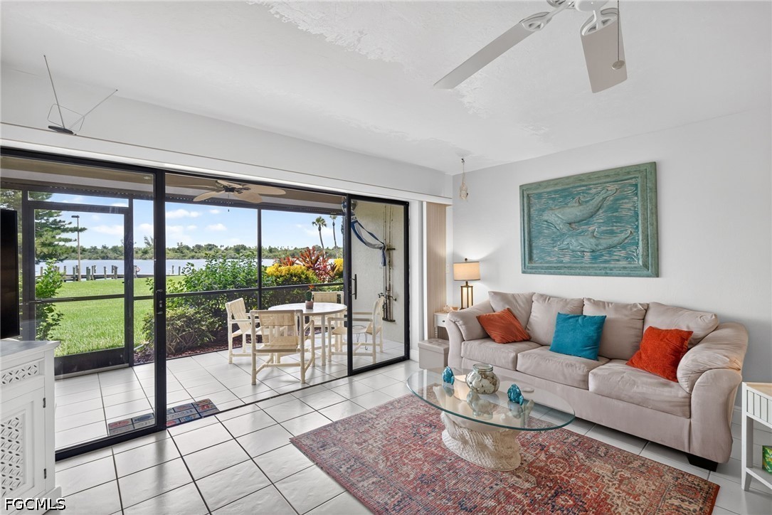 2 Bed Waterfront Home for Sale in North Fort Myers, photo 11