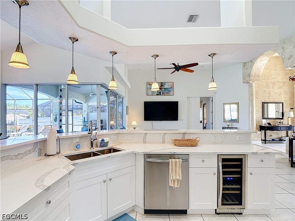 3 Bed Pool Home for Sale in Cape Coral, photo 11