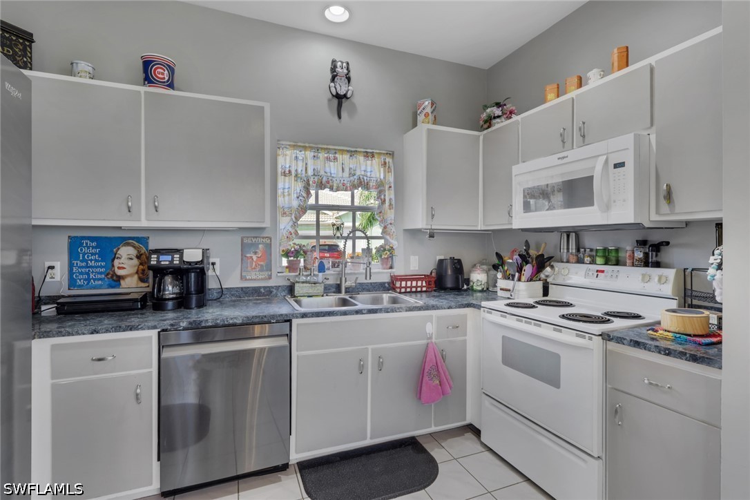2 Bed SingleFamilyResidence for Sale in Estero, FL, $299,999 — photo 11