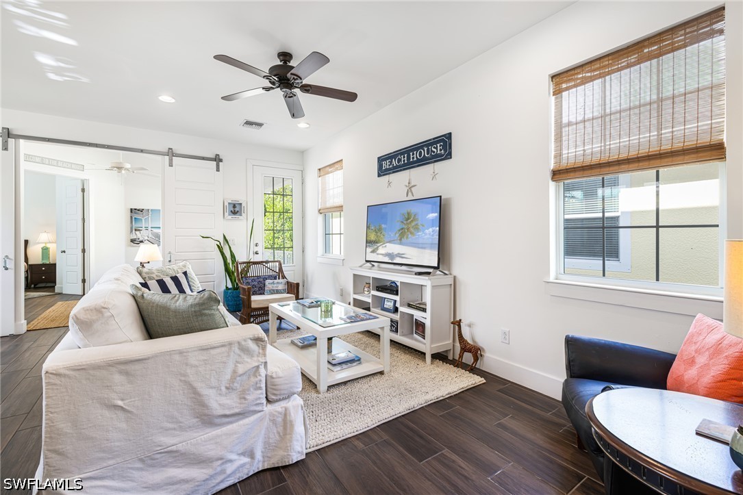 5 Bed SingleFamilyResidence for Sale in Kelly Plaza, FL — photo 11