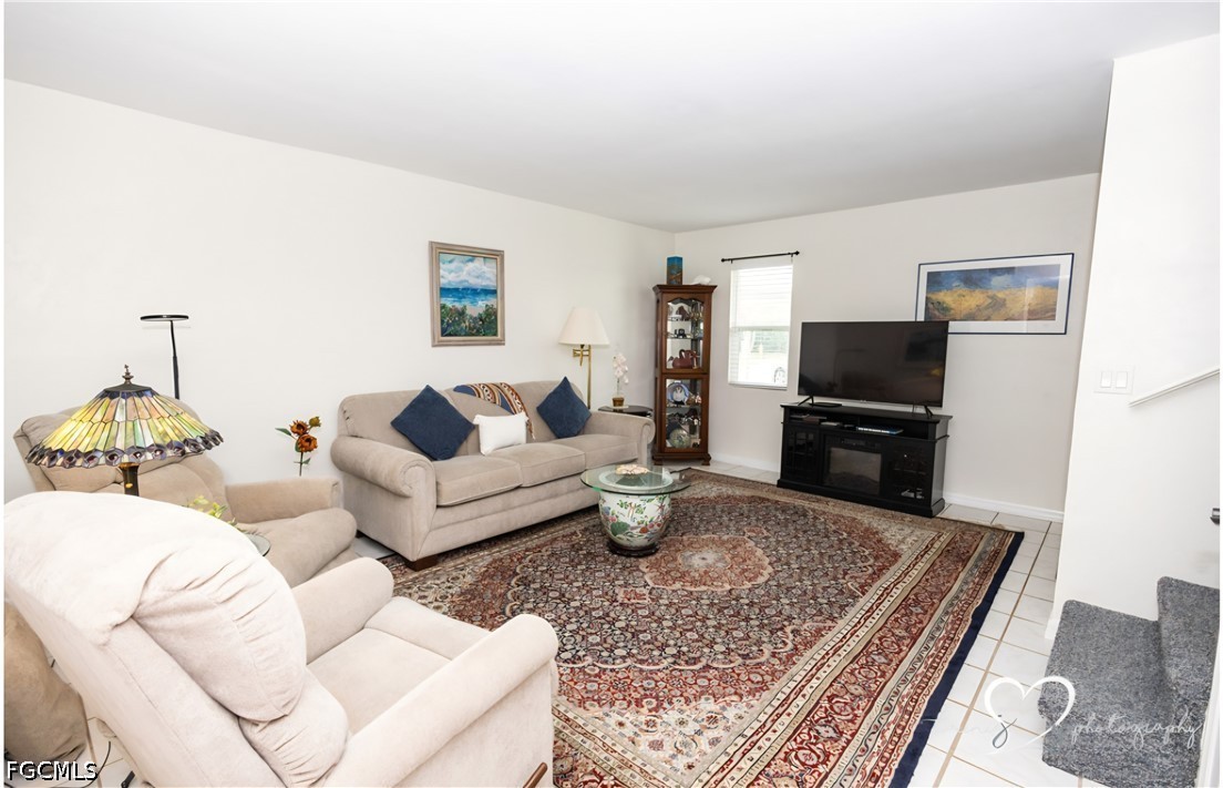2 Bed SingleFamilyResidence for Sale in Fort Myers, FL — photo 11