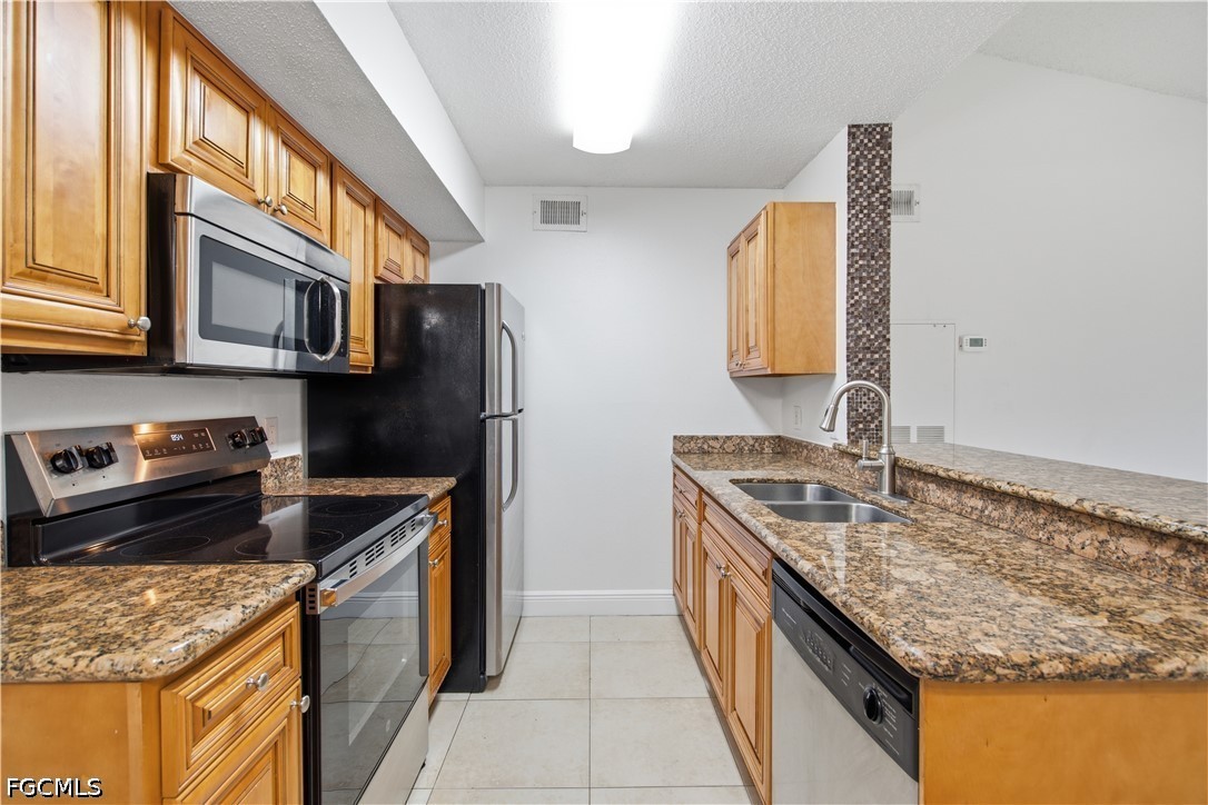 3 Bed Townhouse for Sale in Venetian Palms, FL, $1,650 — photo 11