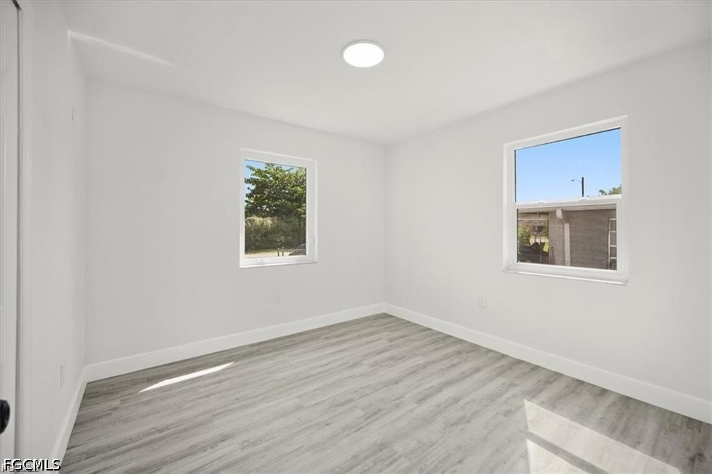 3 Bed SingleFamilyResidence for Sale in Fort Myers, FL — photo 11