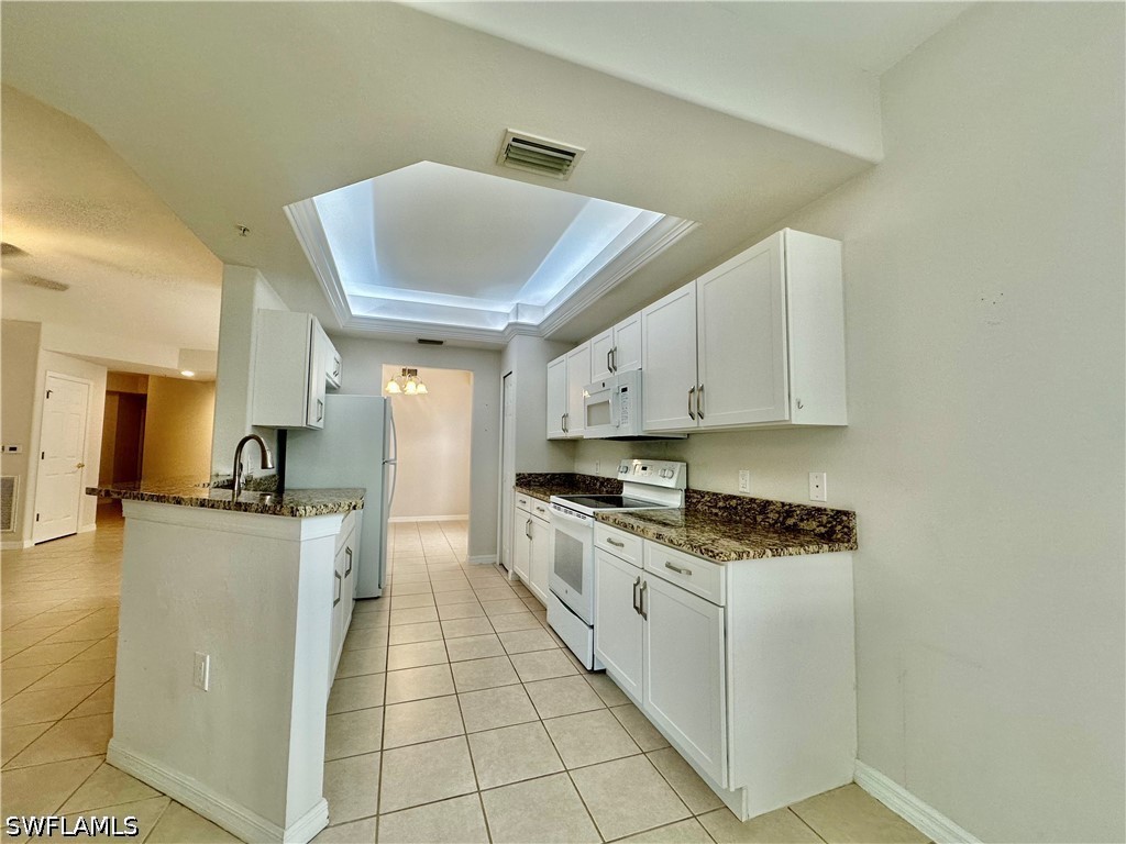 2 Bed Condominium for Sale in Coventry, FL, $2,250 — photo 11