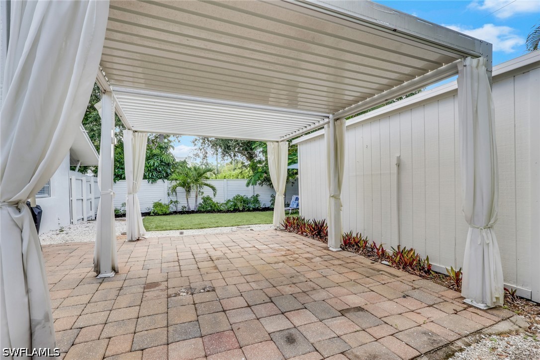 2 Bed SingleFamilyResidence for Sale in Naples, FL, $595,000 — photo 11