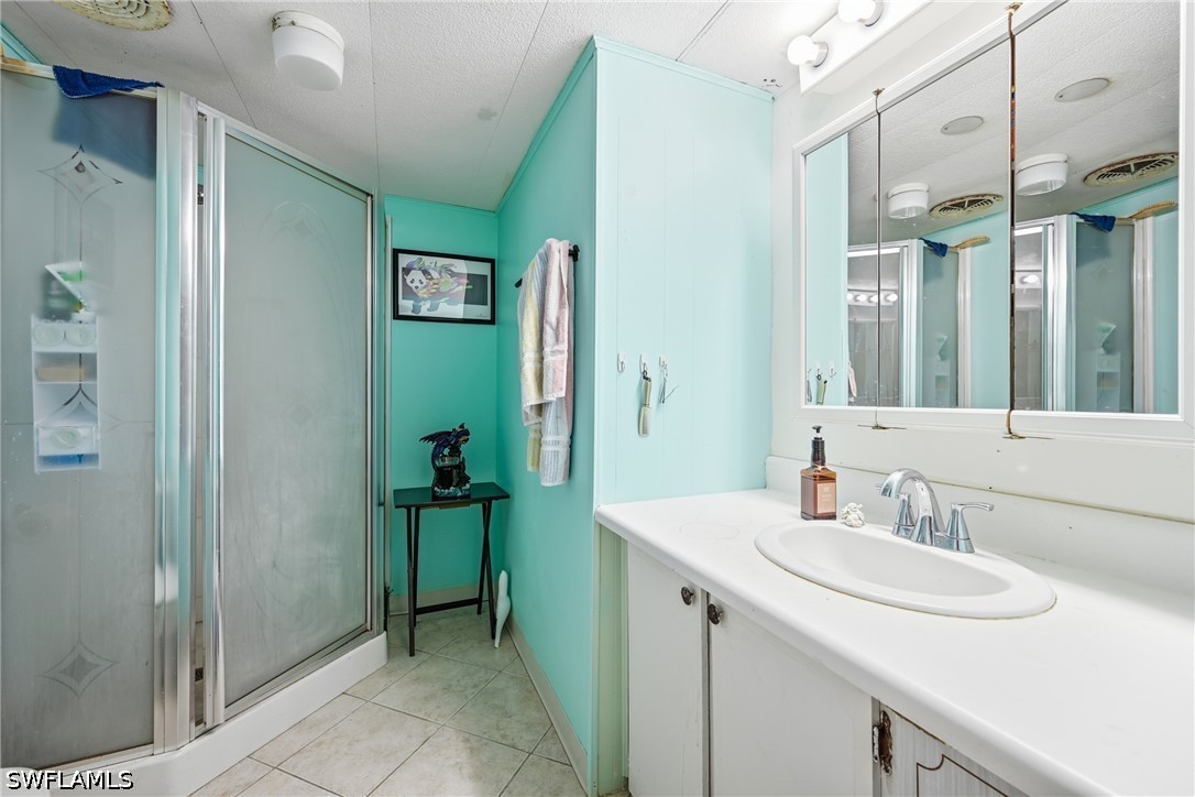 2 Bed ManufacturedHome for Sale in Imperial Harbor, FL — photo 11