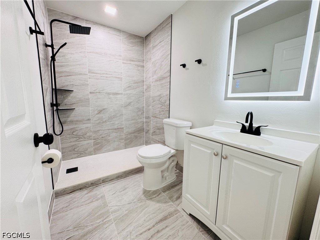 3 Bed SingleFamilyResidence for Sale in Mirror Lakes, FL — photo 11