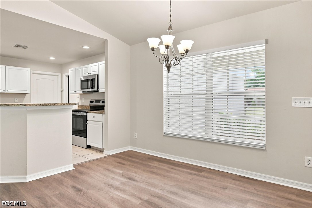3 Bed SingleFamilyResidence for Sale in Mirror Lakes, FL — photo 11