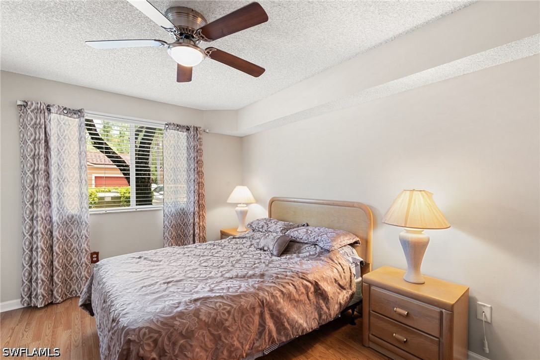 2 Bed Condominium for Sale in Napoli, FL, $214,900 — photo 11