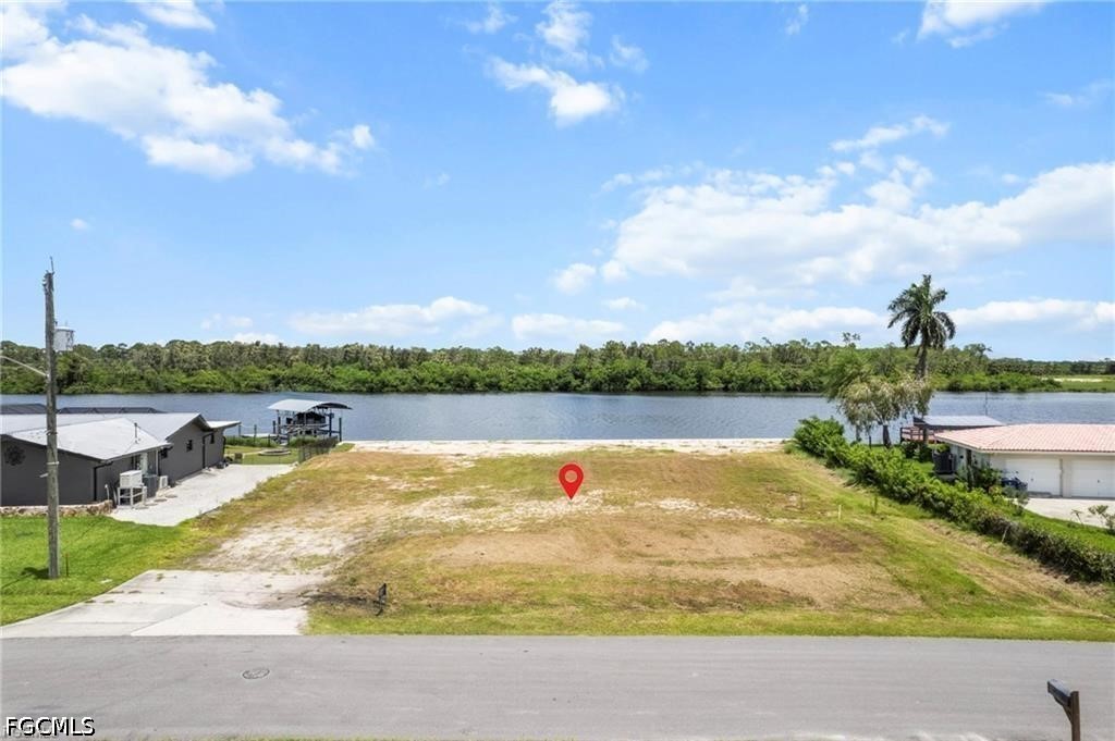 Waterfront Home for Sale in River Forest, FL, $450,000 — photo 11