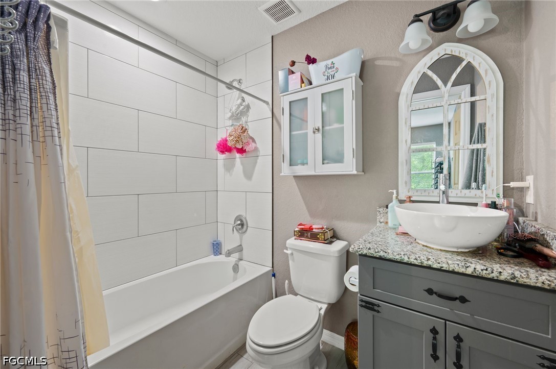 2 Bed SingleFamilyResidence for Sale in Port Labelle, FL — photo 11